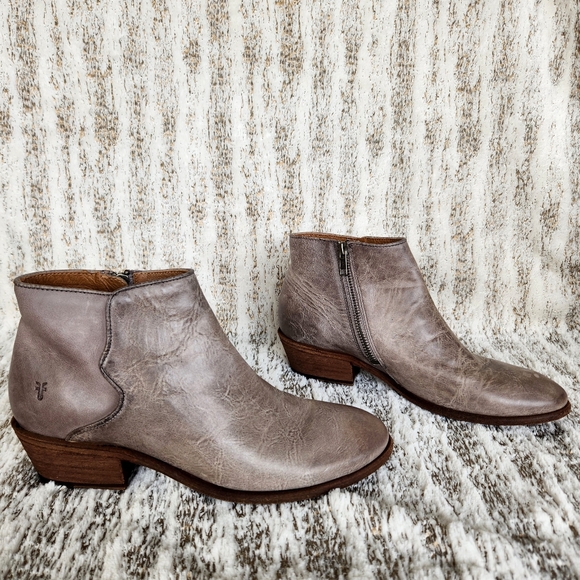 Frye "Carson Piping Bootie" Graphite Grey Leather Ankle Boot | Women's Size 8.5 - Picture 8 of 13